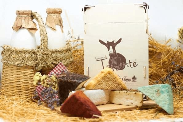 Pack Quesos Regalo. Surtido en Estuche Madera con Queso de Cabra (6 pirámides)CampoSpain